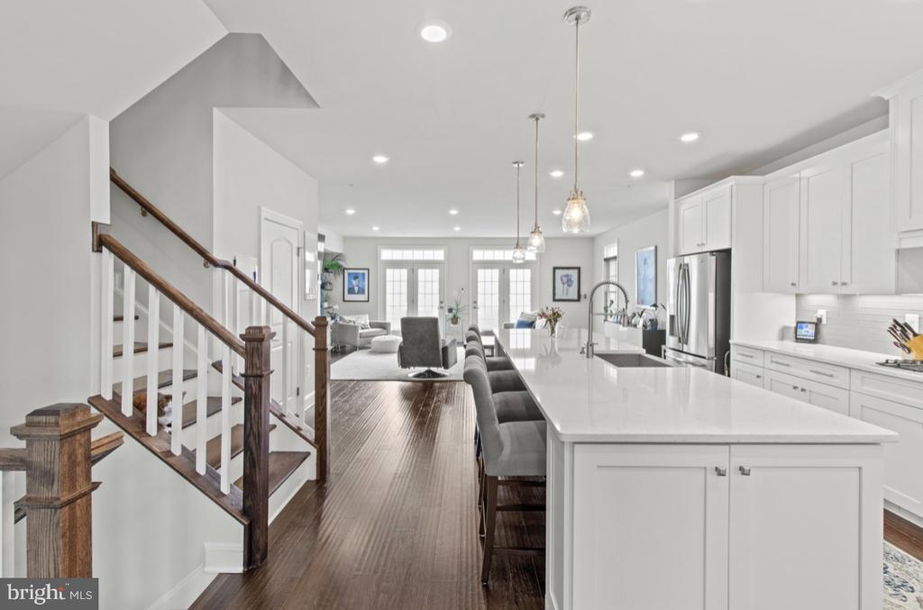 510 CLIFF LANE