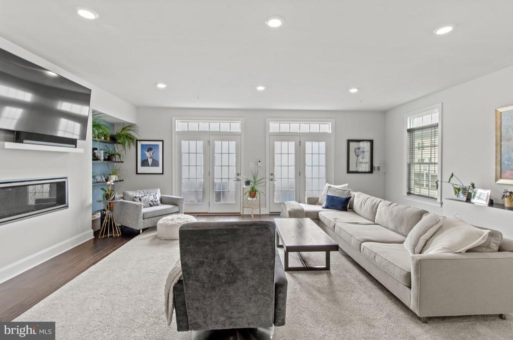 510 CLIFF LANE