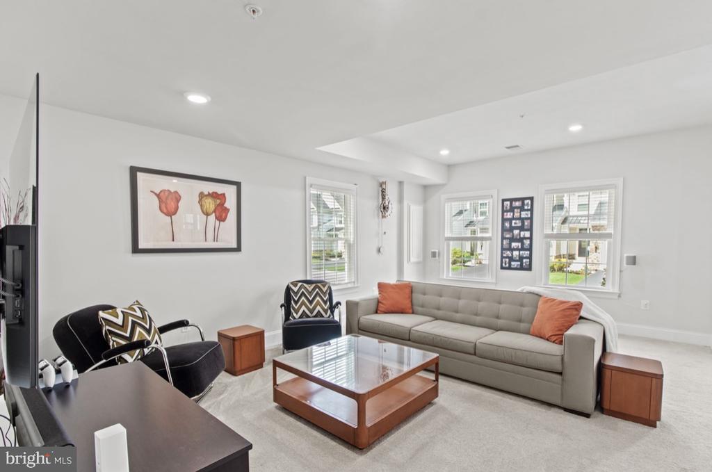 510 CLIFF LANE