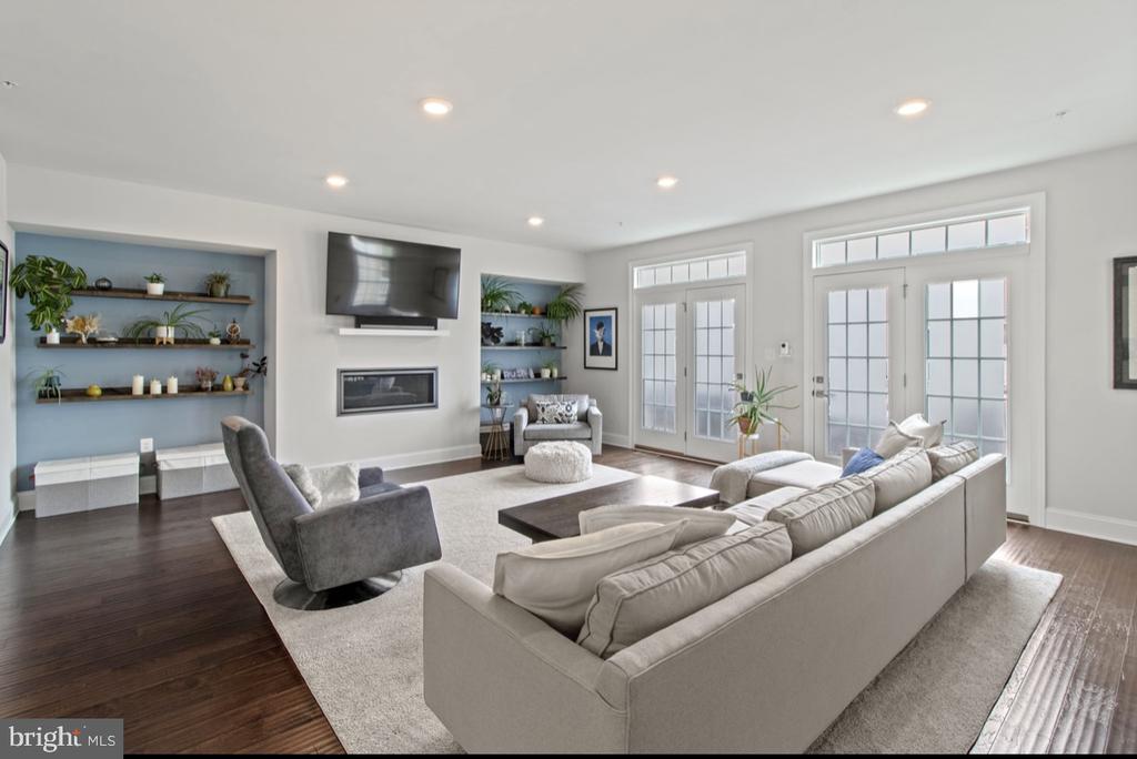 510 CLIFF LANE