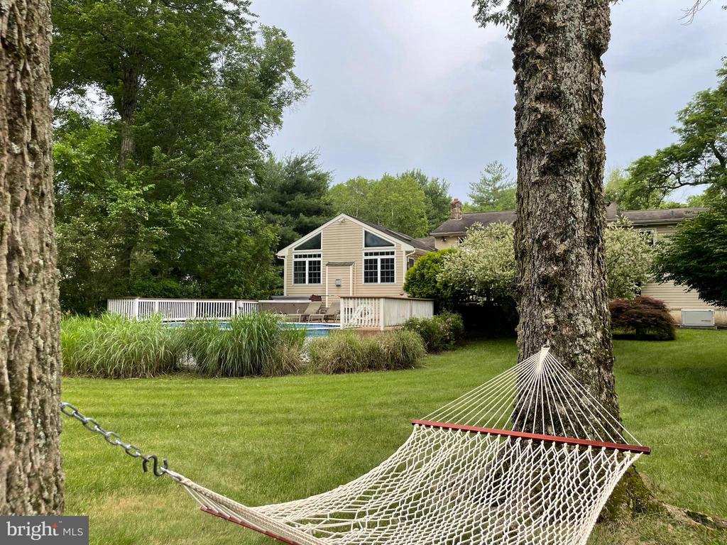 496 BLACK SWAN LANE