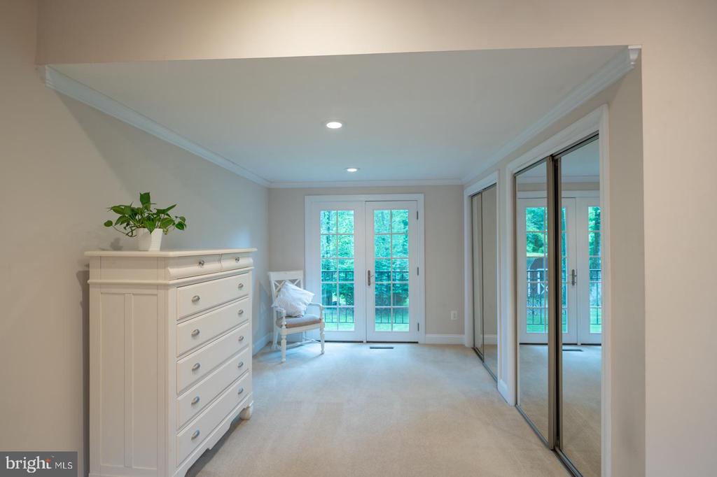 496 BLACK SWAN LANE
