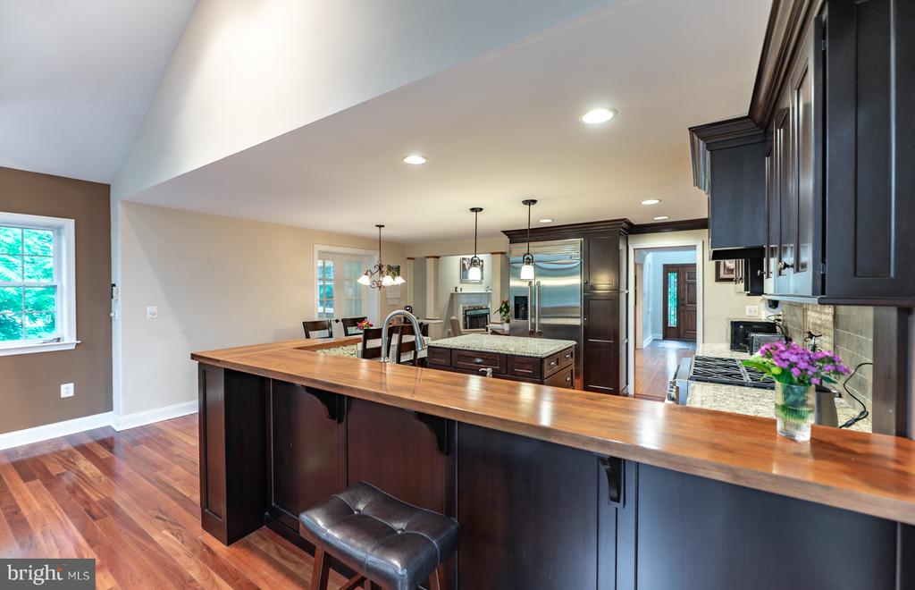 496 BLACK SWAN LANE