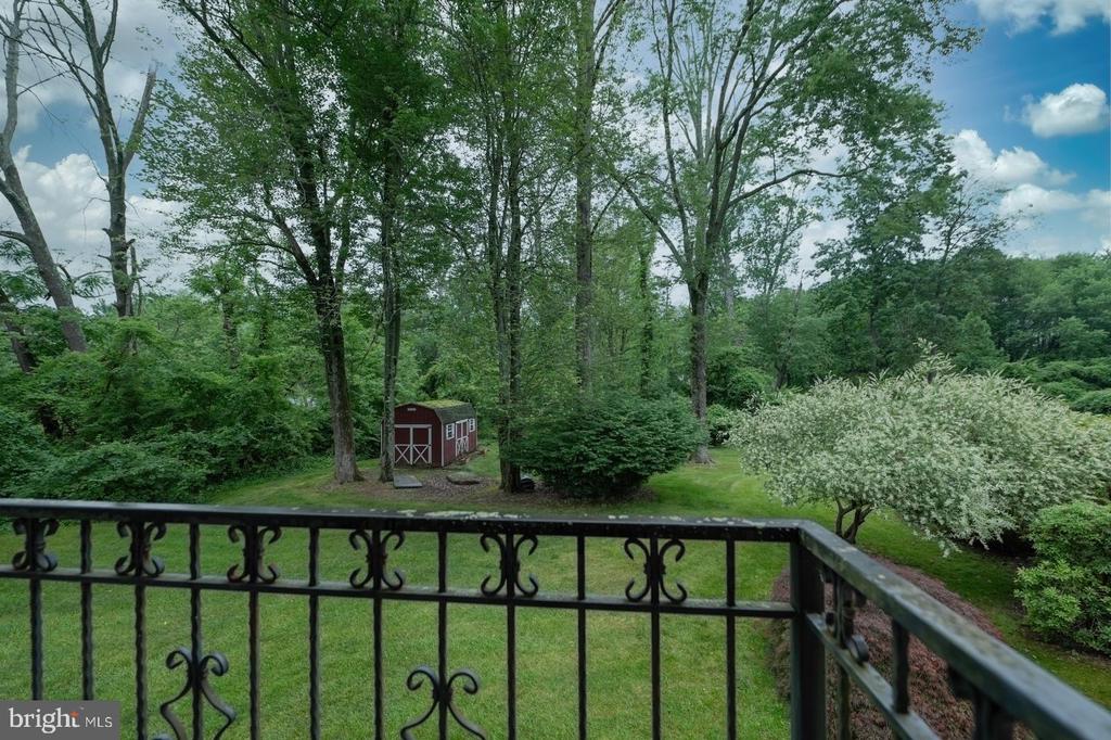 496 BLACK SWAN LANE