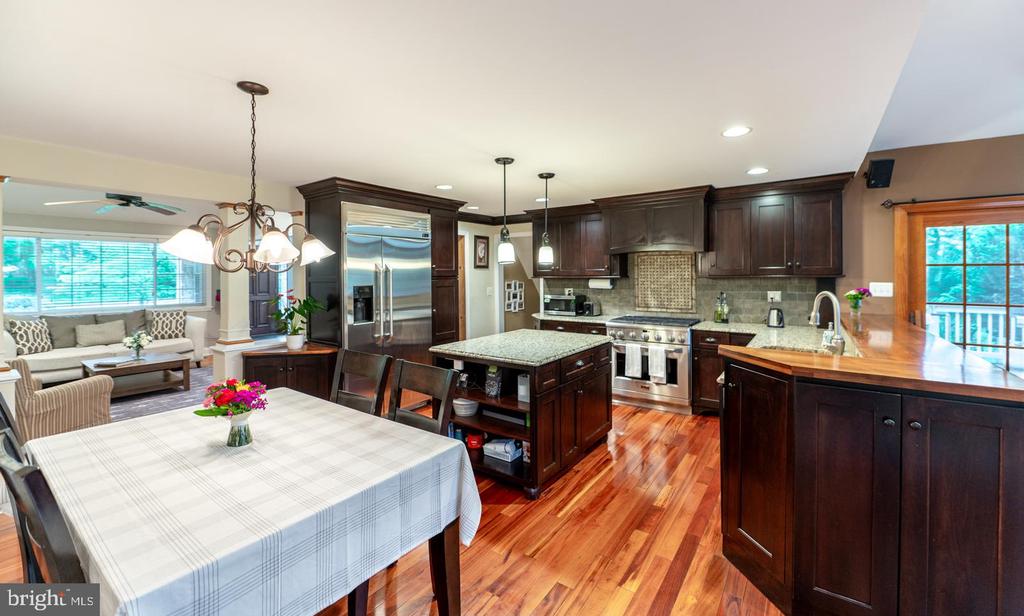 496 BLACK SWAN LANE
