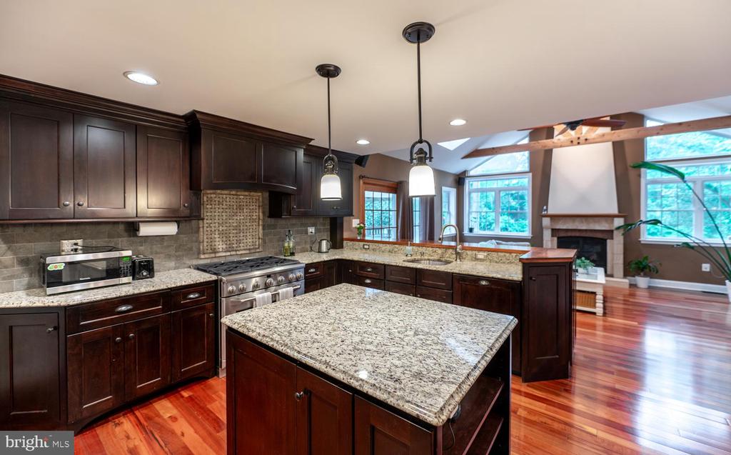 496 BLACK SWAN LANE