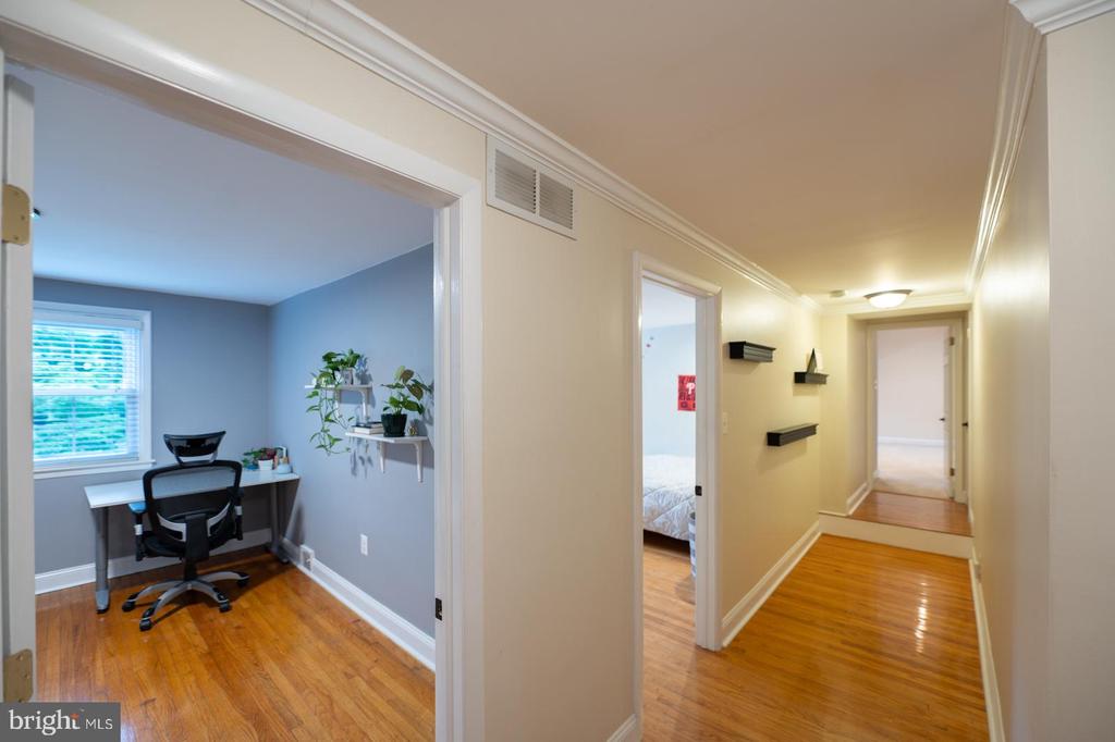 496 BLACK SWAN LANE