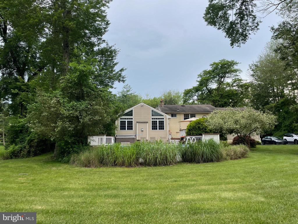 496 BLACK SWAN LANE