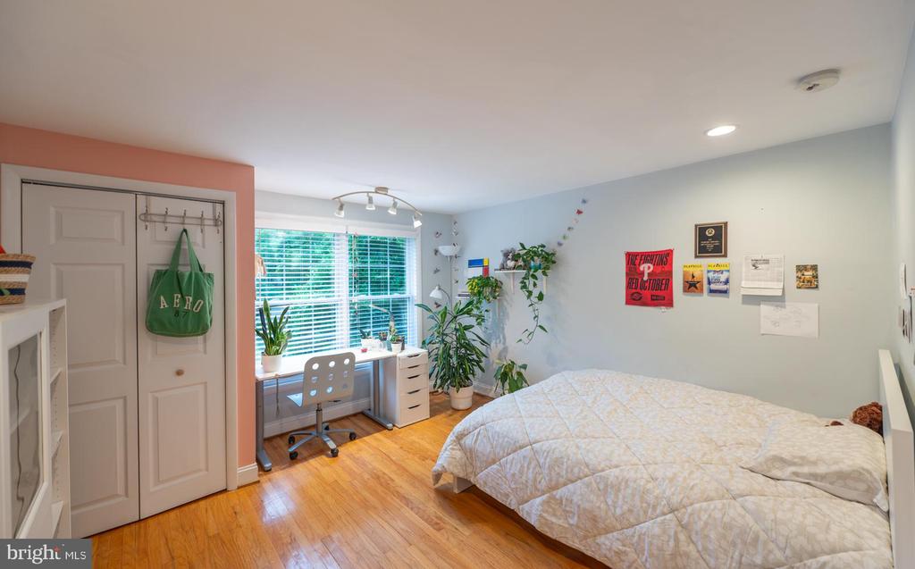 496 BLACK SWAN LANE