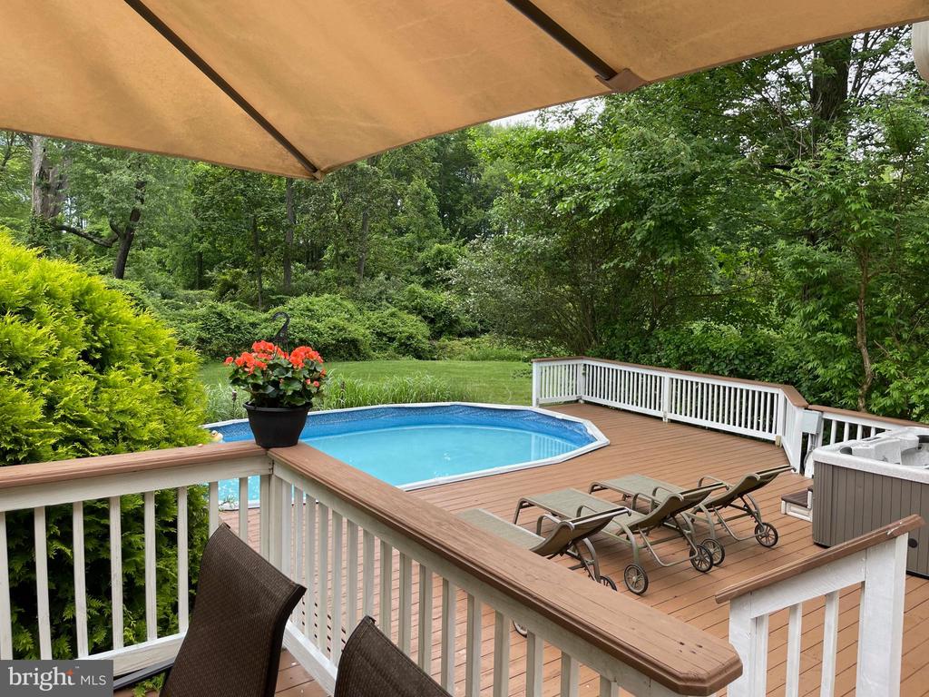496 BLACK SWAN LANE