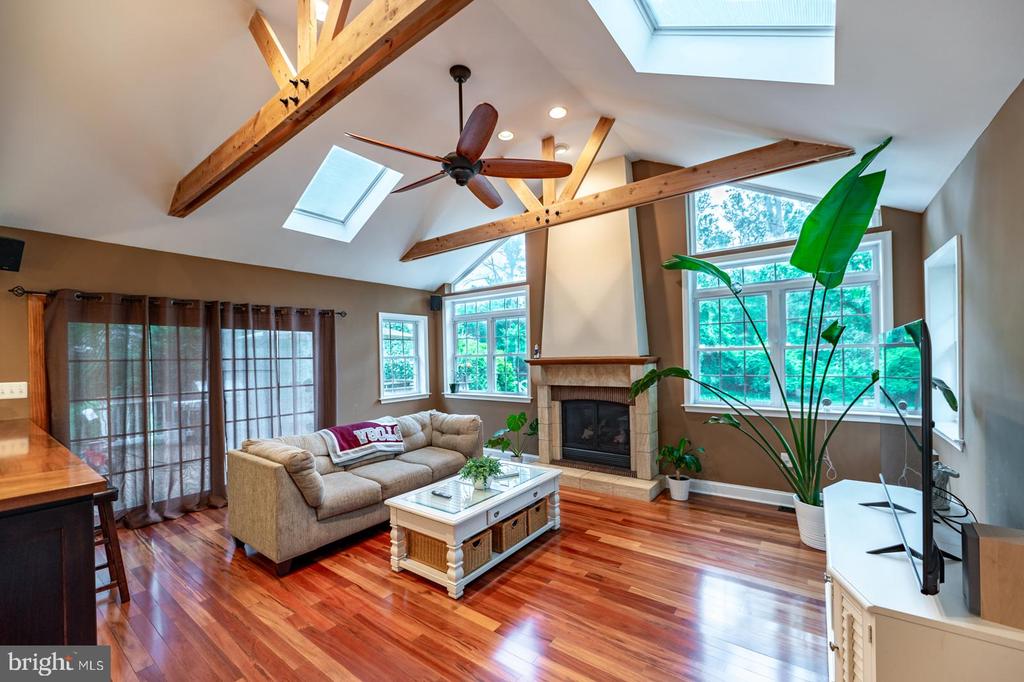 496 BLACK SWAN LANE