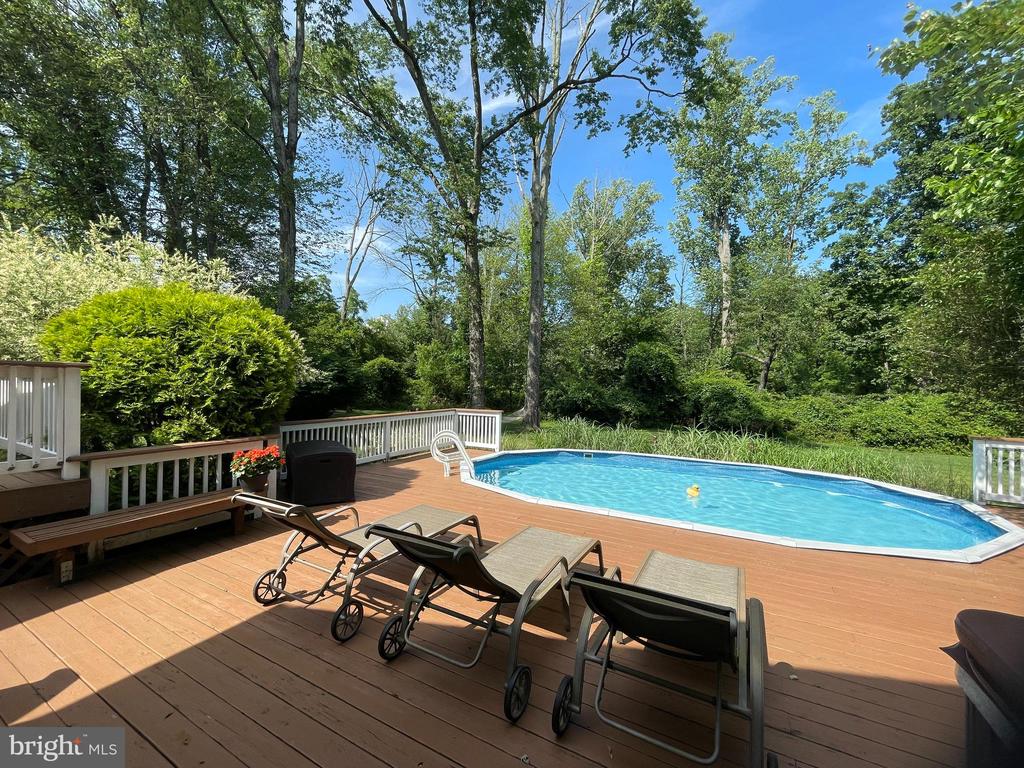 496 BLACK SWAN LANE