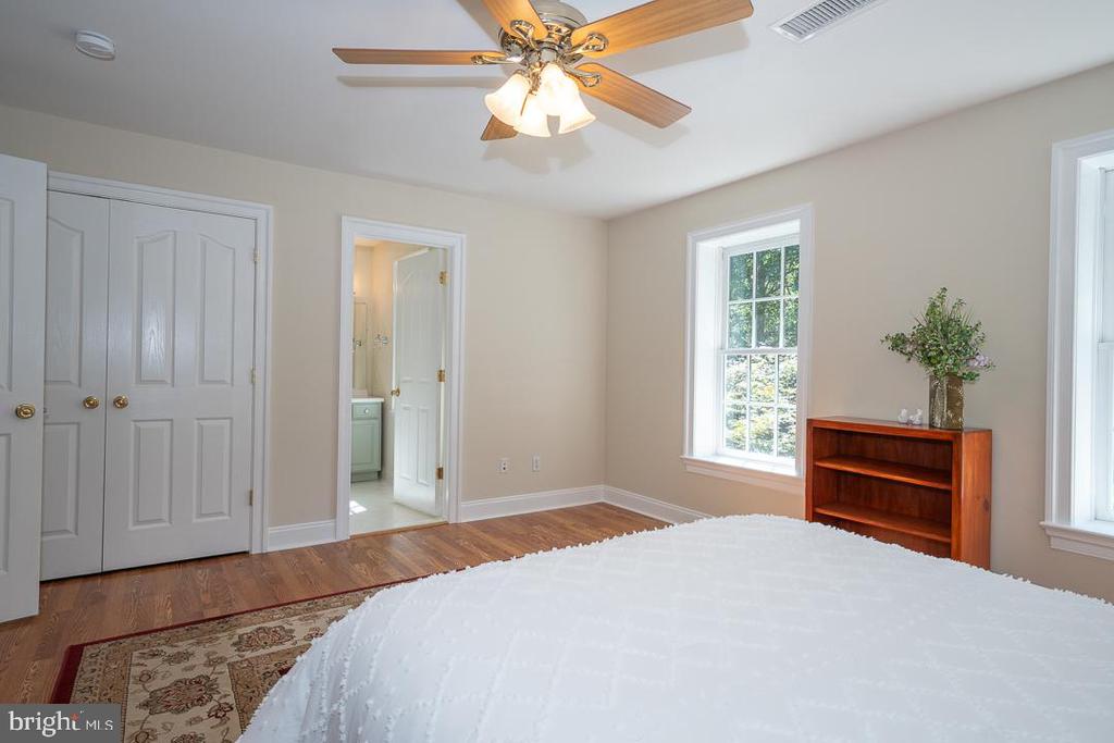 2 SPRING MEADOW FARM LANE