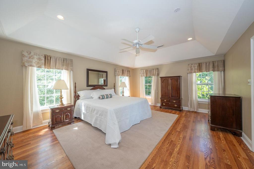 2 SPRING MEADOW FARM LANE