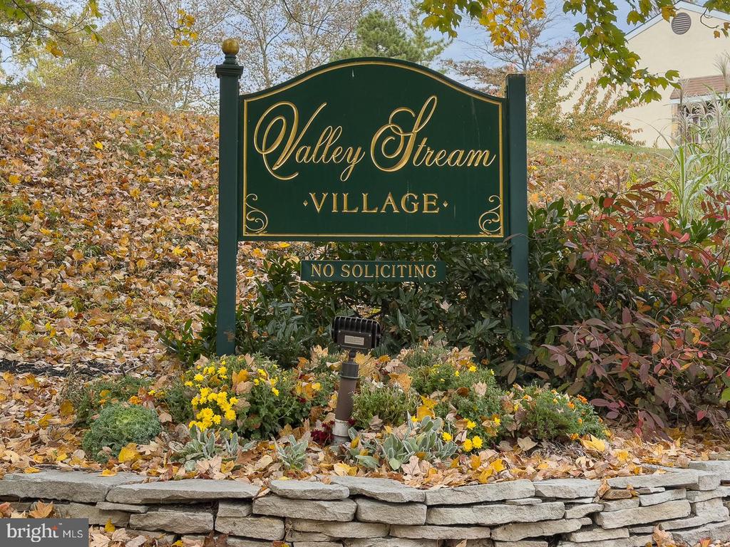 108 VALLEY STREAM CIRCLE Unit: 108A