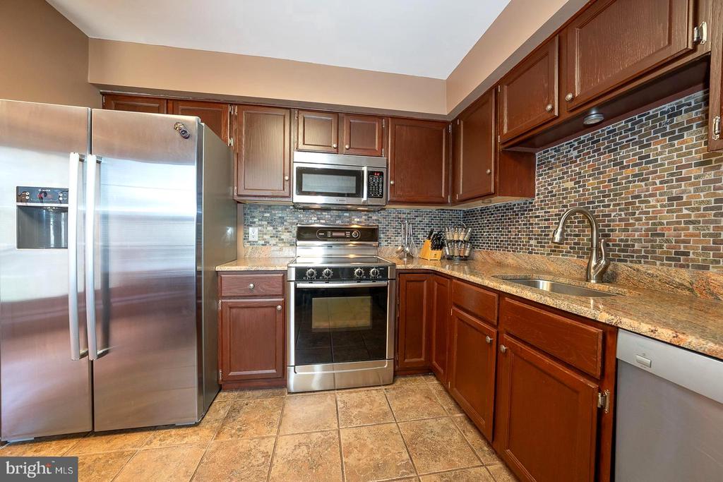 108 VALLEY STREAM CIRCLE Unit: 108A