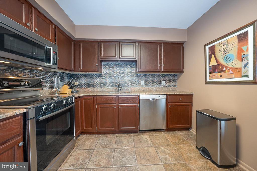 108 VALLEY STREAM CIRCLE Unit: 108A