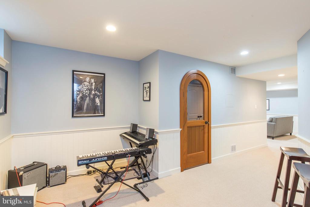 101 WOODS LANE