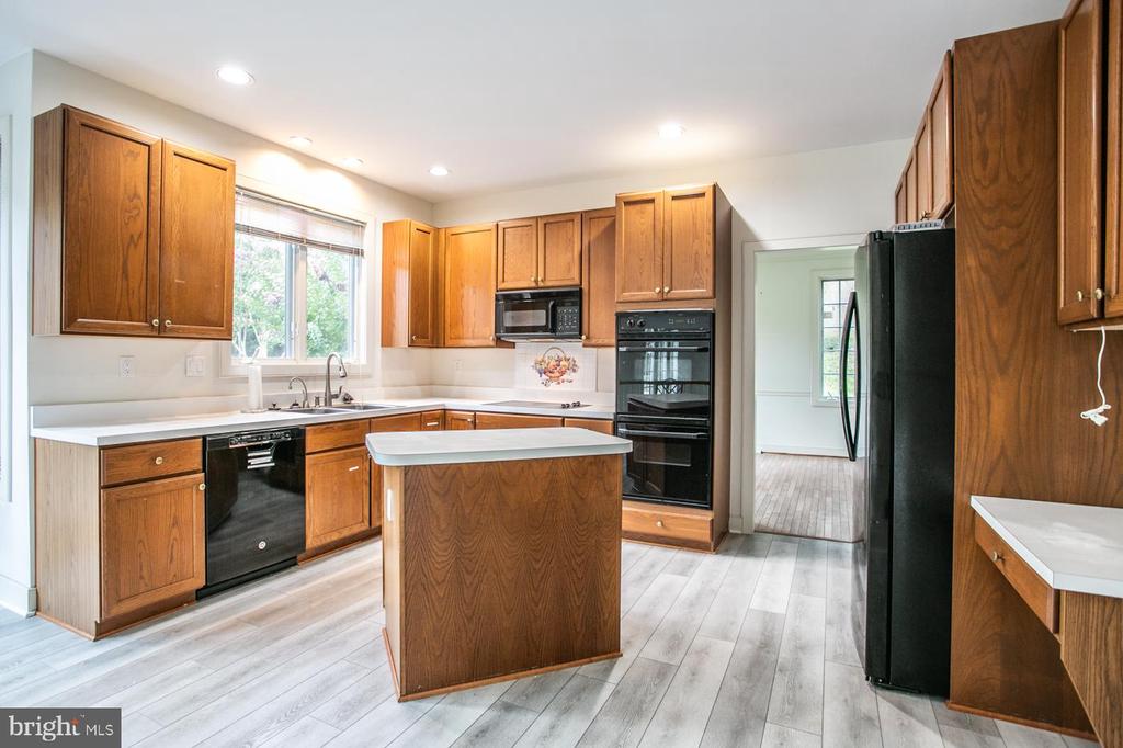5034 BRITTANY LANE