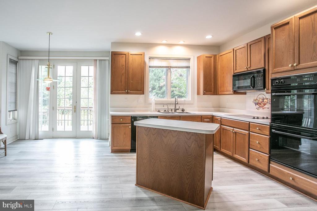 5034 BRITTANY LANE