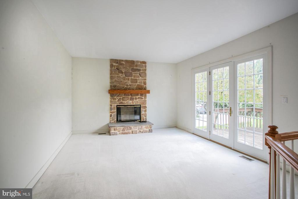 5034 BRITTANY LANE