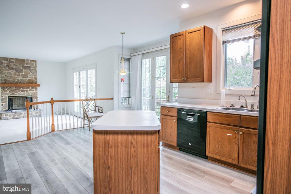 5034 BRITTANY LANE