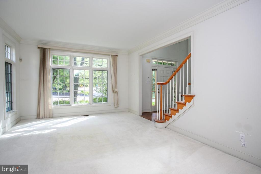 5034 BRITTANY LANE