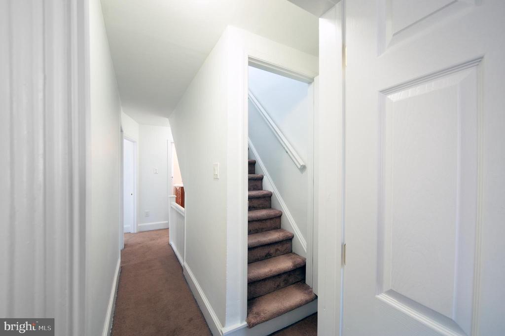 827 AUBREY AVENUE