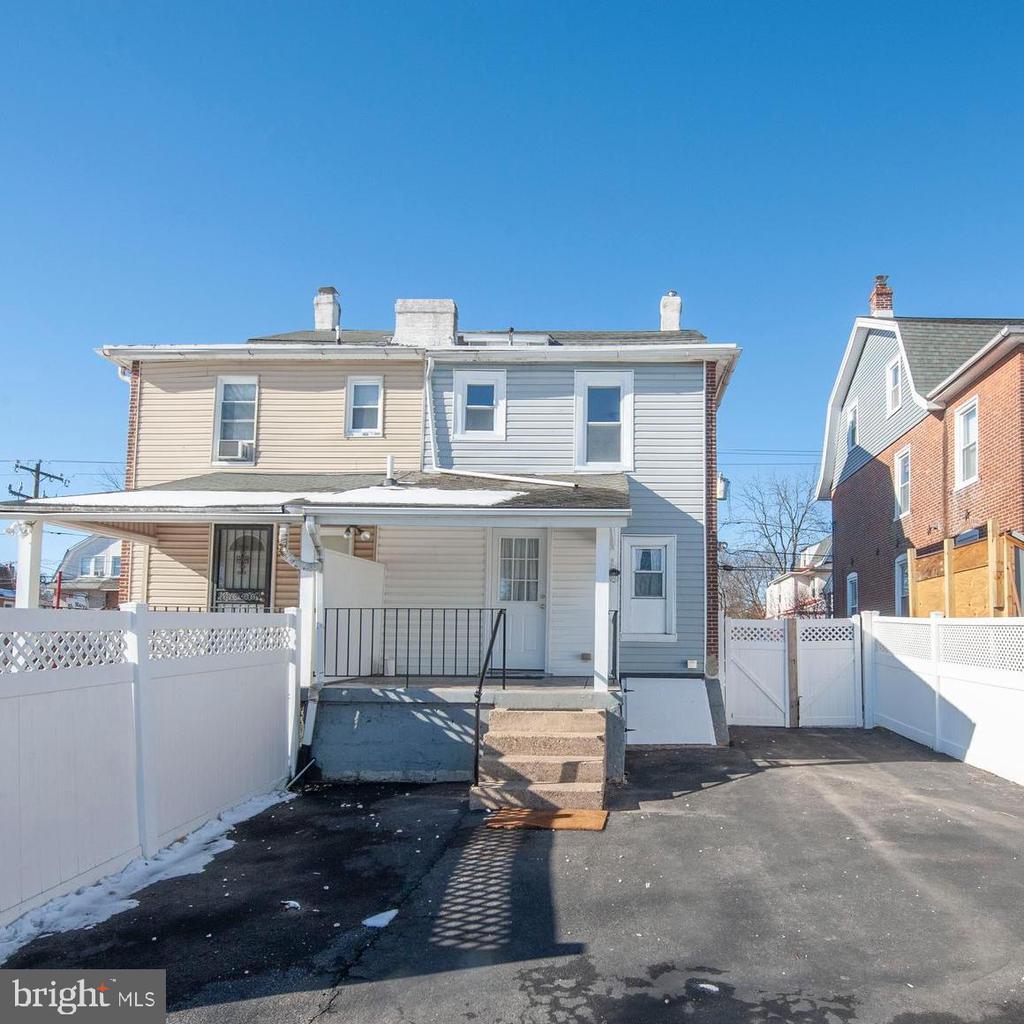 827 AUBREY AVENUE