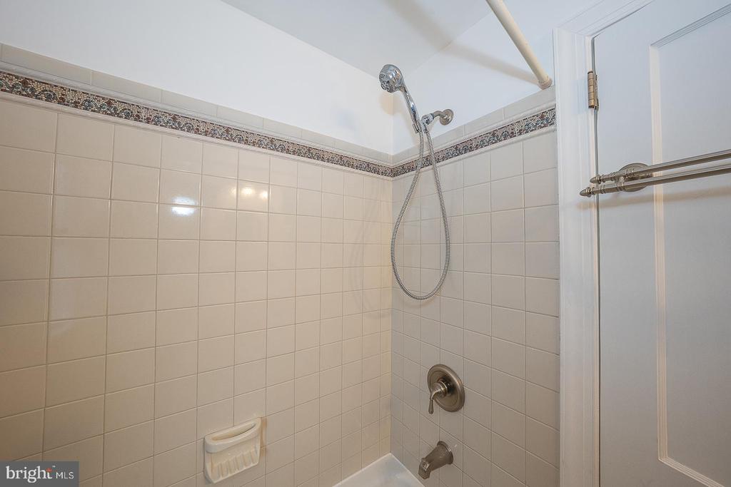 228 IVY ROCK LANE
