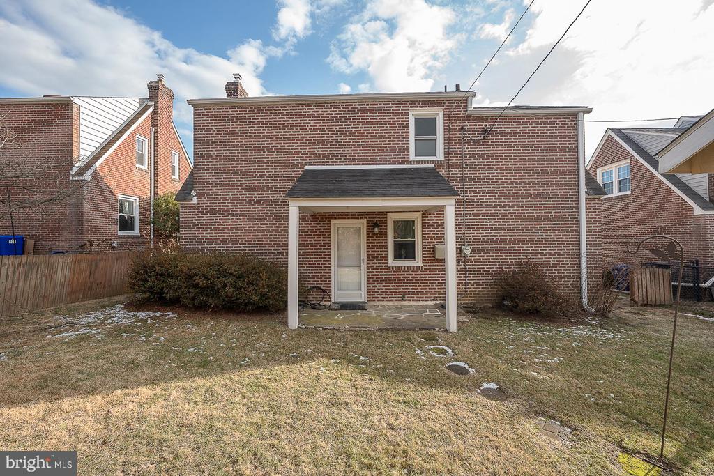 228 IVY ROCK LANE