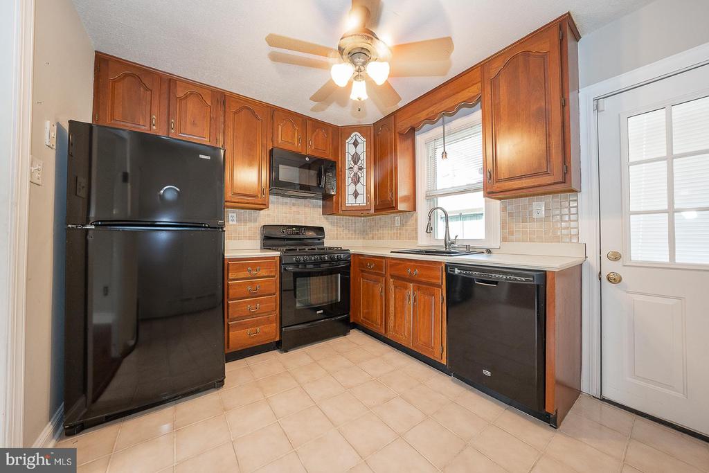 228 IVY ROCK LANE