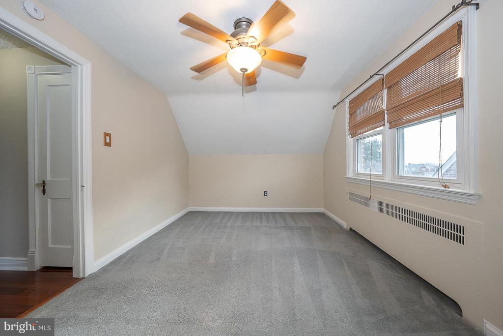 228 IVY ROCK LANE
