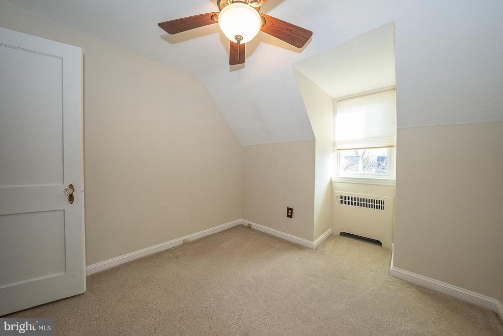 228 IVY ROCK LANE