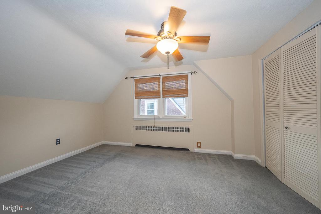 228 IVY ROCK LANE