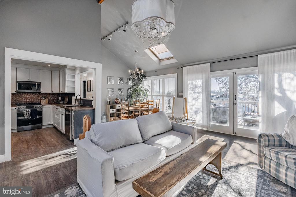 1245 CENTER ROAD