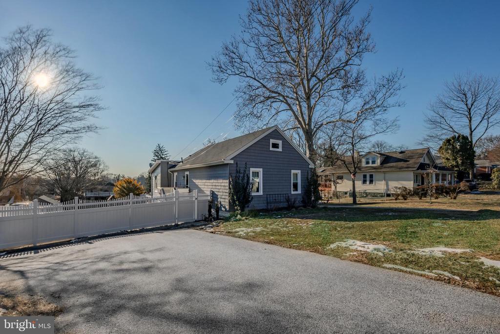 1245 CENTER ROAD