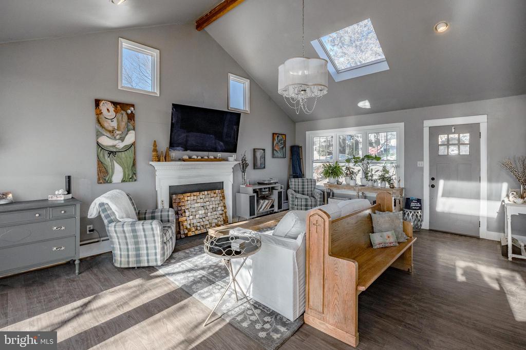 1245 CENTER ROAD