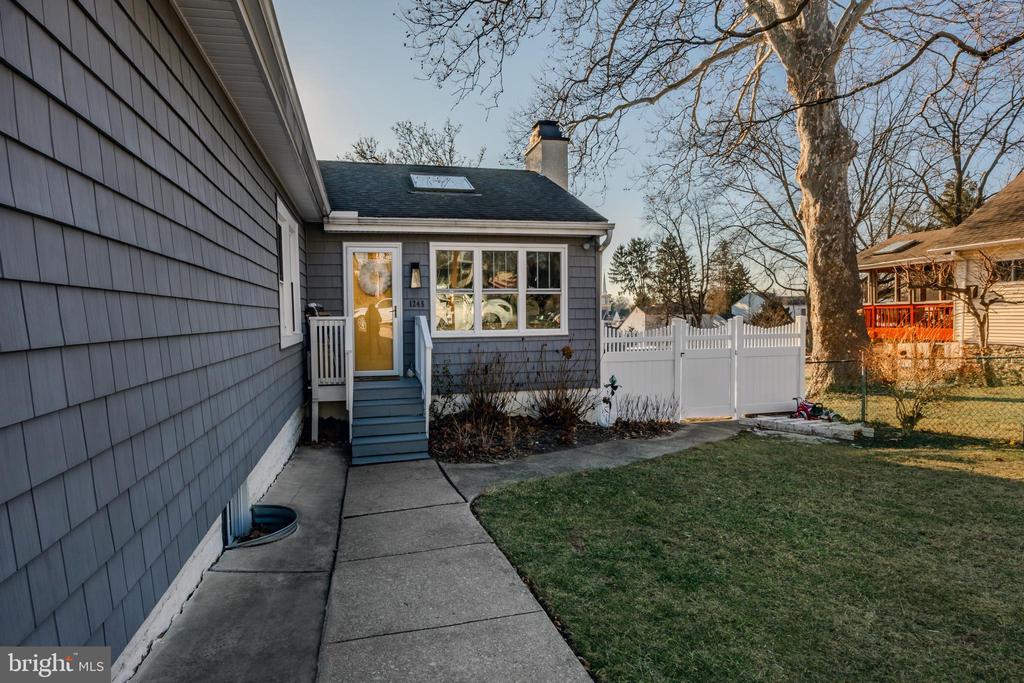 1245 CENTER ROAD
