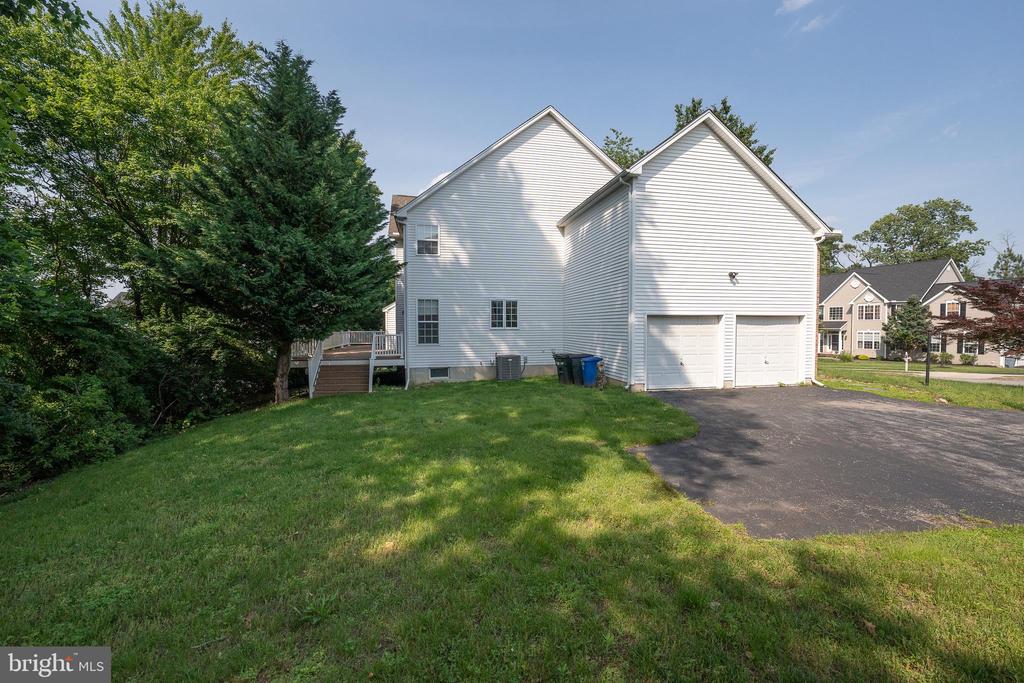 621 CHRISTOPHER LANE