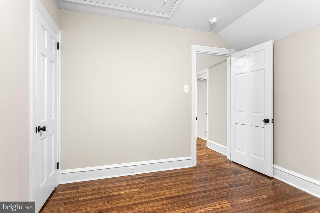 14 CREST LANE