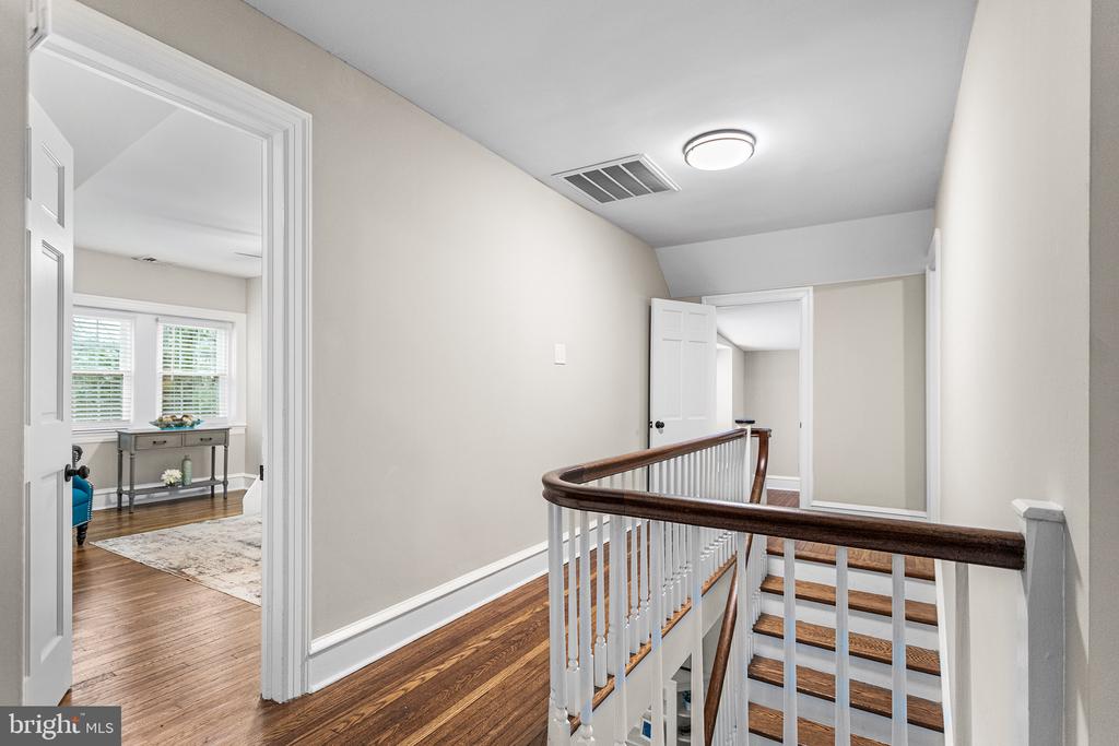 14 CREST LANE