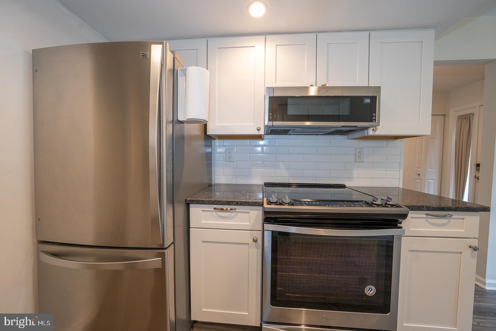 1380 PUTNAM BOULEVARD 4
