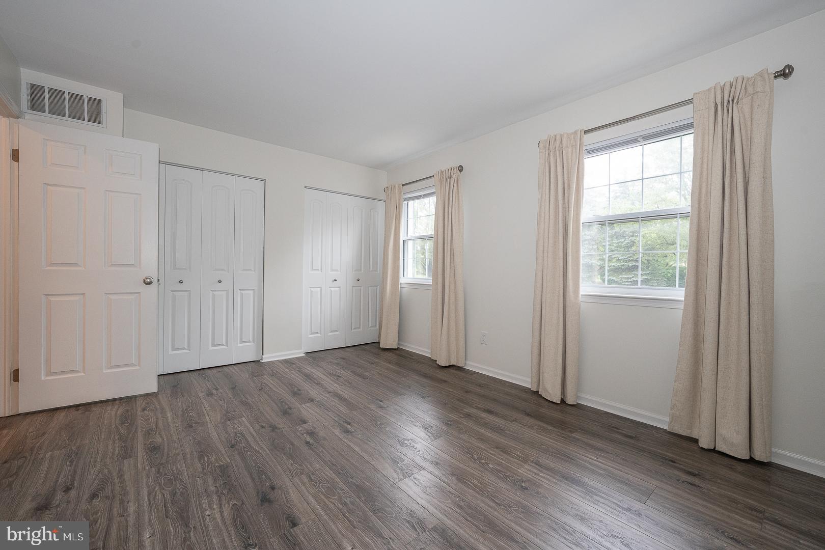 1380 PUTNAM BOULEVARD 4
