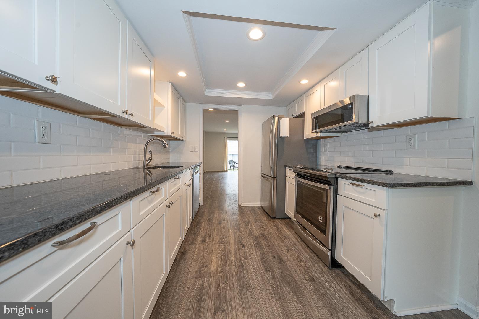 1380 PUTNAM BOULEVARD 4