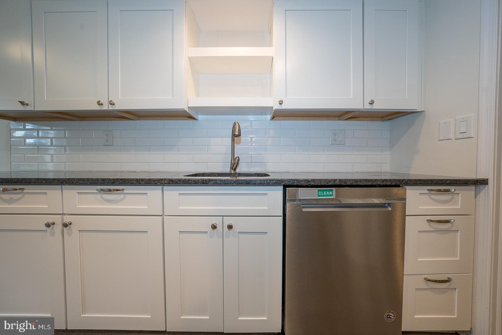 1380 PUTNAM BOULEVARD 4