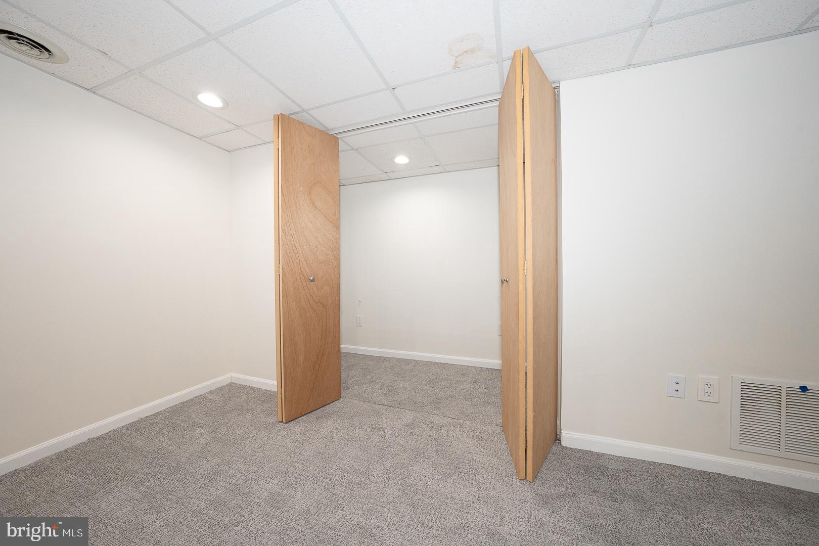 1380 PUTNAM BOULEVARD 4