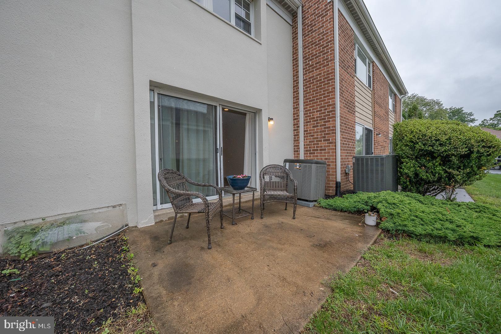 1380 PUTNAM BOULEVARD 4