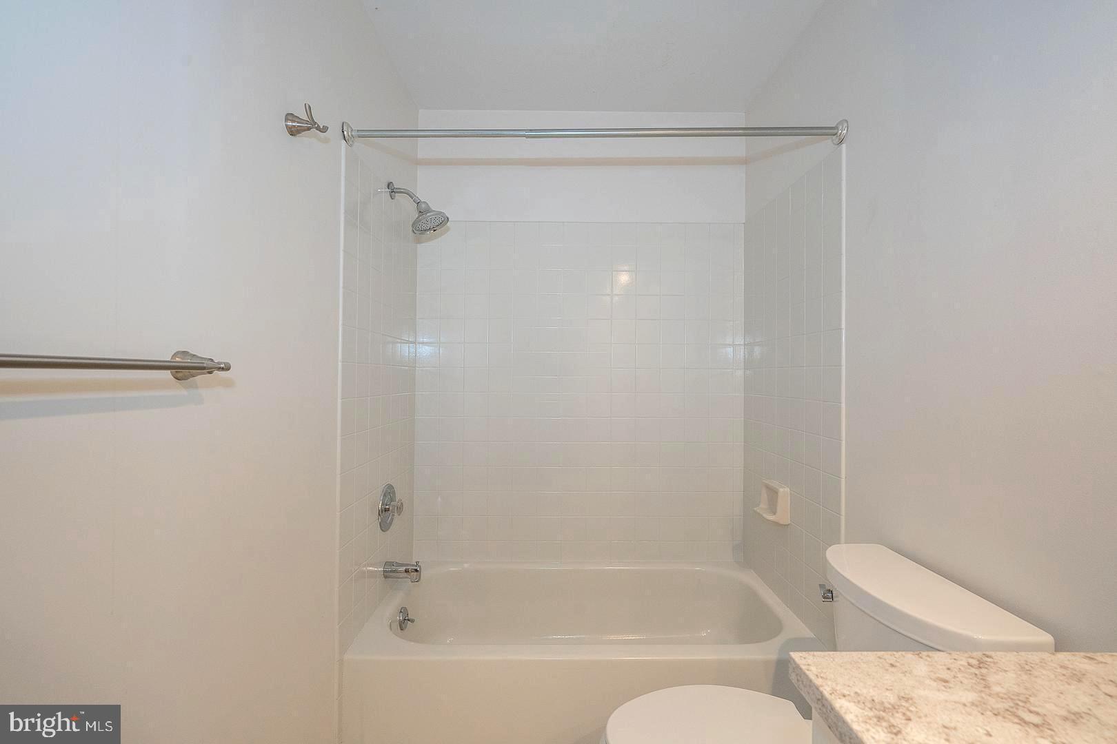 1380 PUTNAM BOULEVARD 4