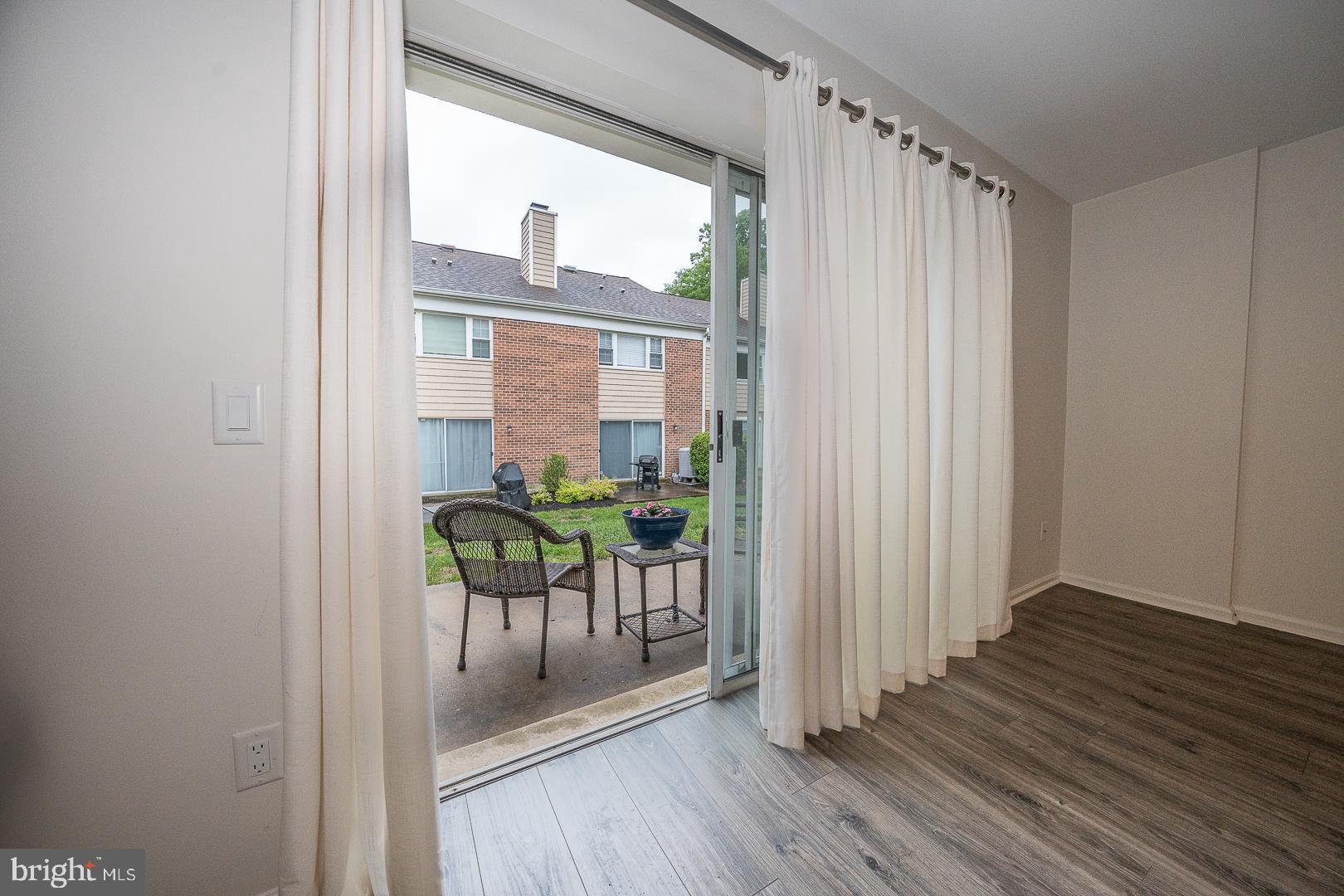 1380 PUTNAM BOULEVARD 4